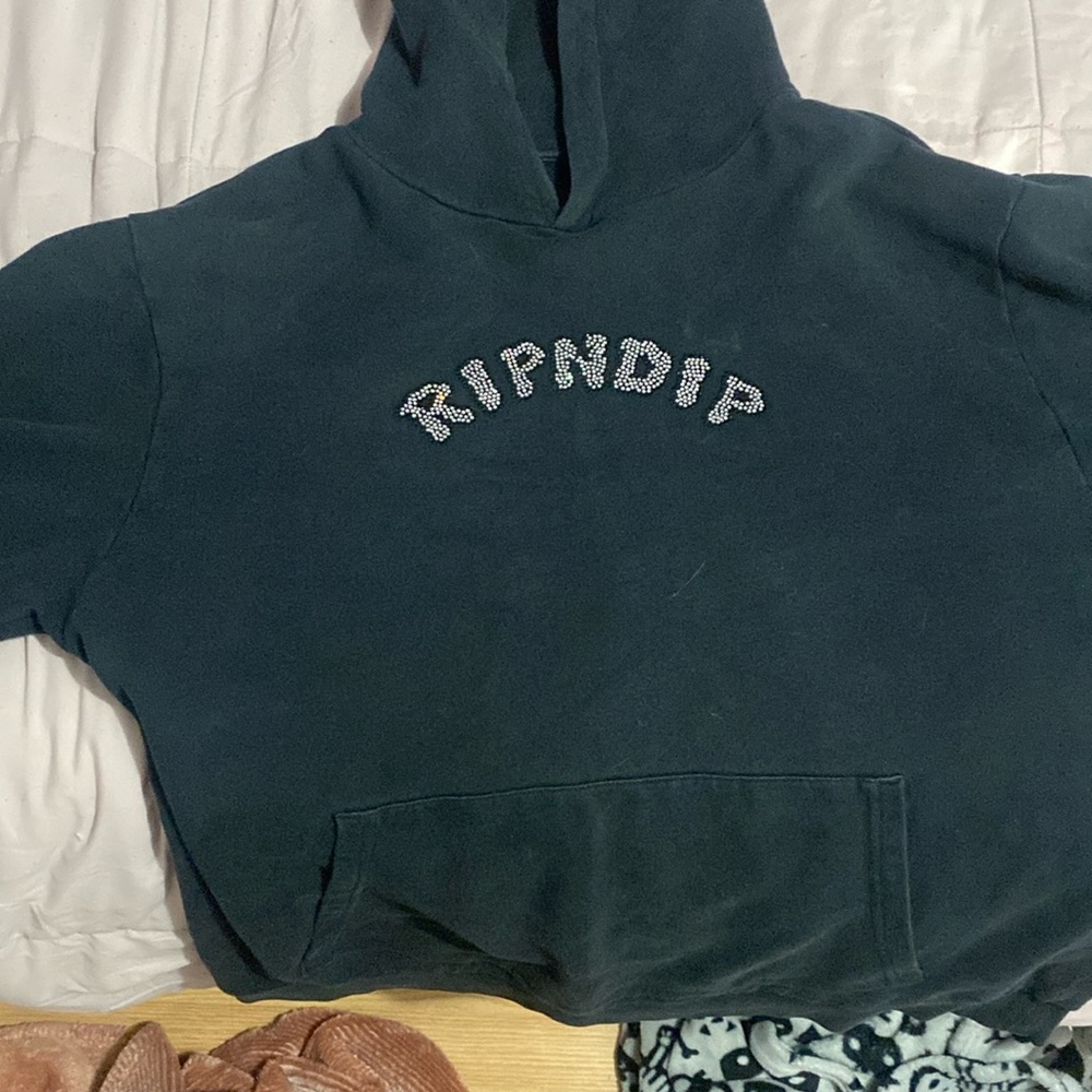 This is a pretty new hoodie I just can’t really find anything to wear it with.